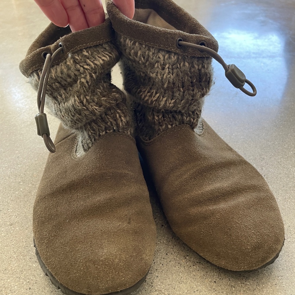 Teva Tan Knit Suede Ankle Boots